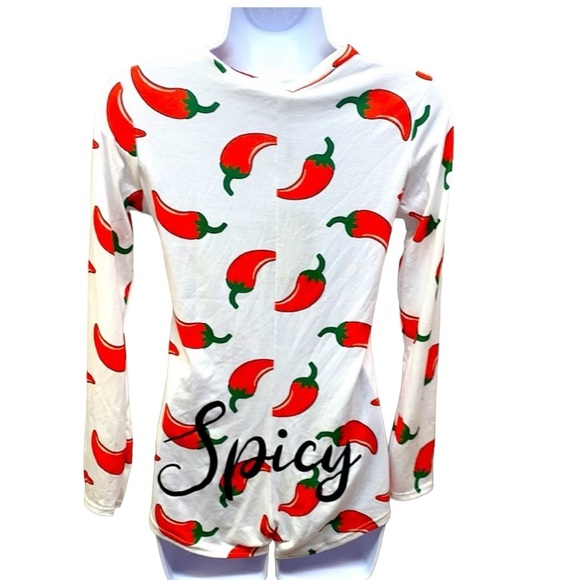 PrettyLittleThing Spicy Pj Shorts Romper - Picture 5 of 5